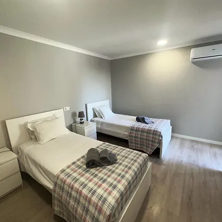 Cliff Enchantment - Pool And Sea View In 아파트